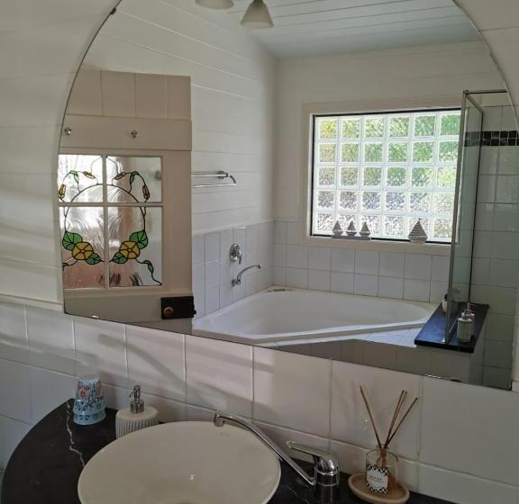 اتاق استاندارد با وان آب گرم, Arcadia House