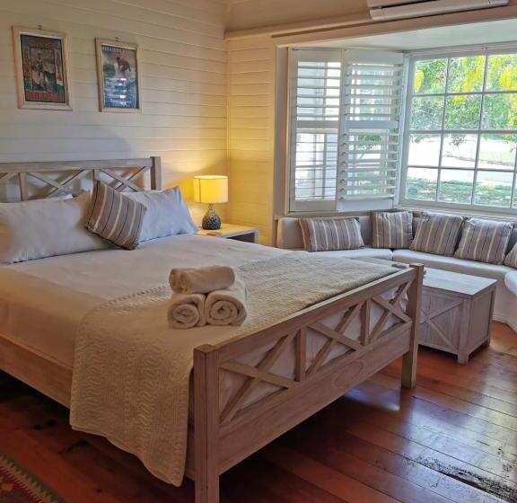 اتاق استاندارد, Arcadia House