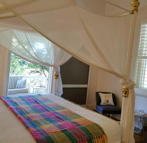 اتاق استاندارد, Arcadia House