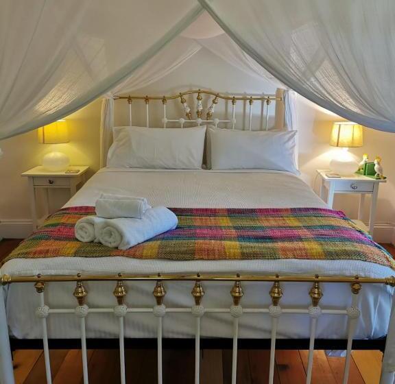 اتاق استاندارد, Arcadia House