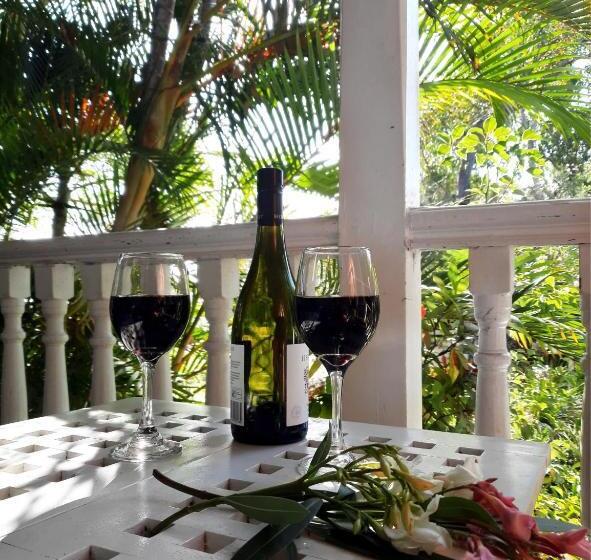 اتاق لوکس, Arcadia House