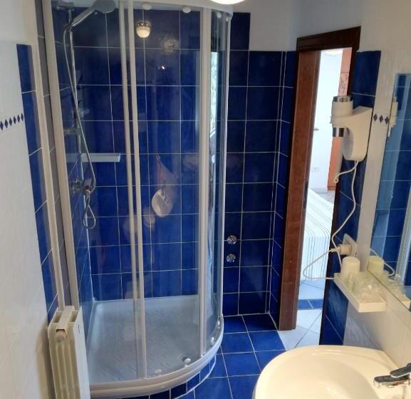 חדר סופריור לשלושה עם נוף לים, La Casa Sul Blu Albergo Diffuso