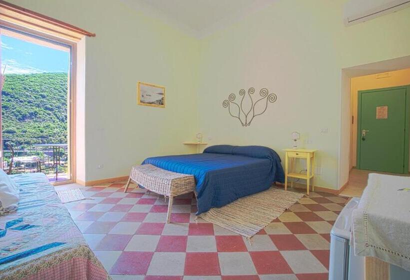 חדר סטנדרט לשלושה עם מרפסת, La Casa Sul Blu Albergo Diffuso