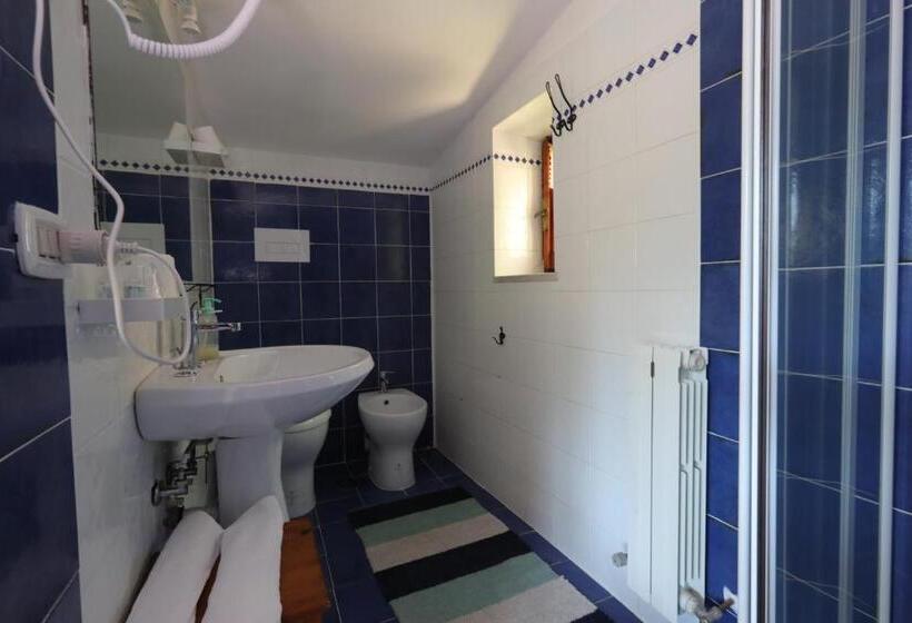 חדר סופריור לשלושה עם נוף לים, La Casa Sul Blu Albergo Diffuso