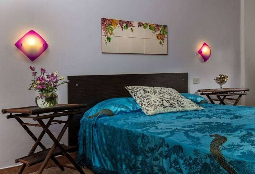 חדר סטנדרט לשלושה, Nake Residenza Artistica