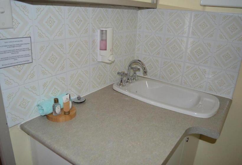 Family Suite, Port O Call Motel