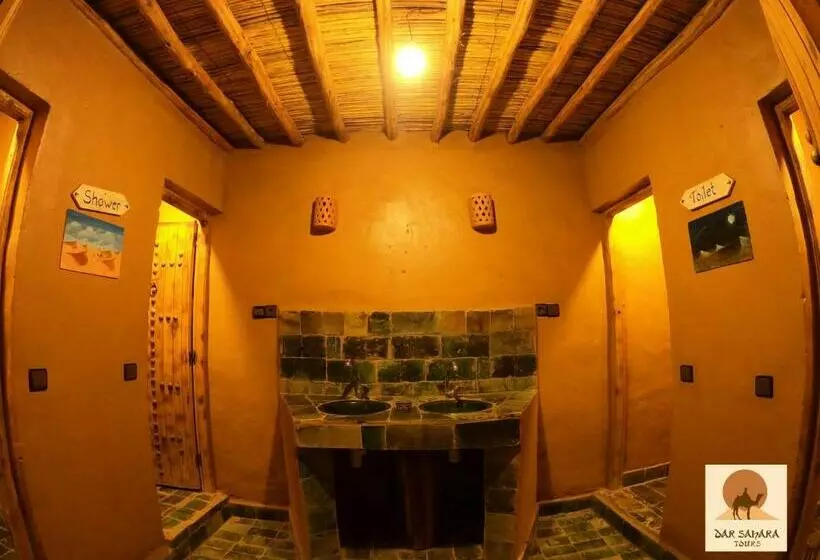 庭の見えるスタンダードトリプルルーム, Auberge Kasbah Dar Sahara Tours