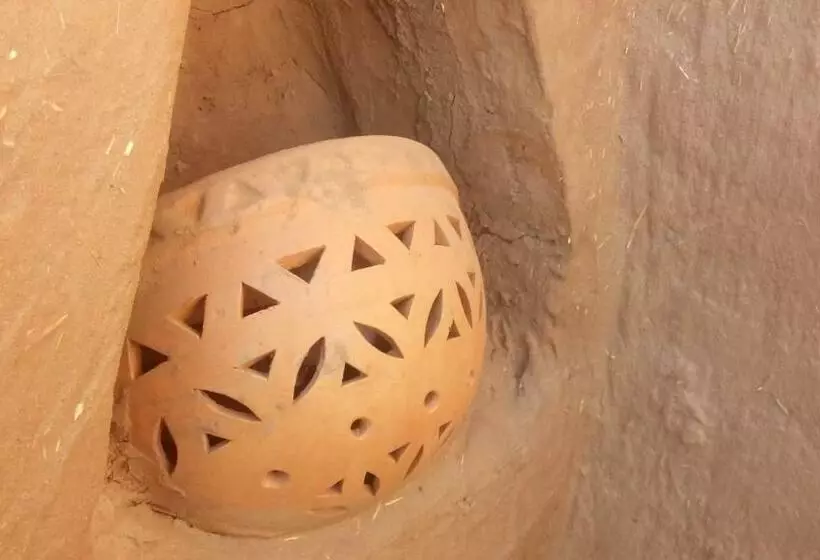 庭の見えるスタンダードトリプルルーム, Auberge Kasbah Dar Sahara Tours