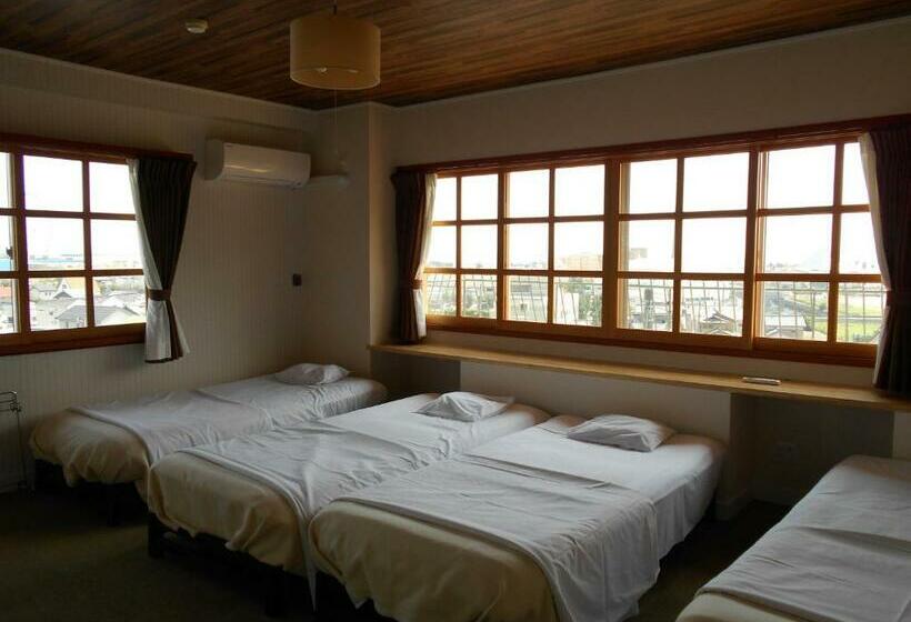 Номер Стандарт Четырехместный Совместный Санузел, Orange Pension