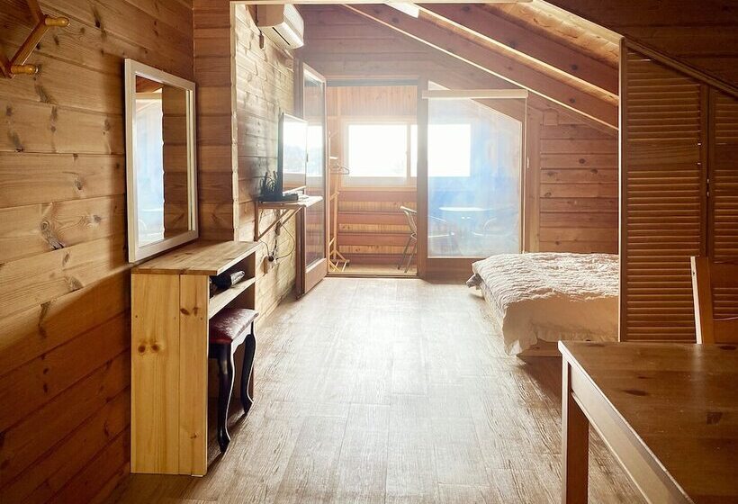 Quarto Deluxe, Breakfast At Tiffany S Pension