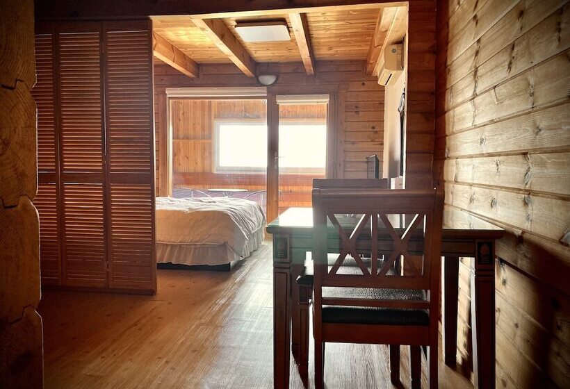 Quarto Deluxe, Breakfast At Tiffany S Pension