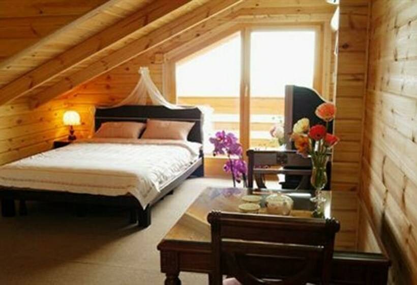 Quarto Deluxe, Breakfast At Tiffany S Pension