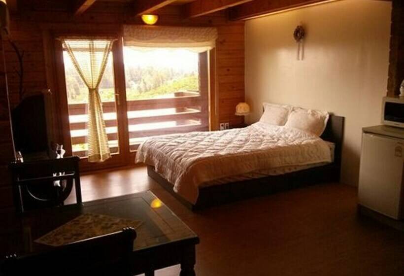 Quarto Deluxe, Breakfast At Tiffany S Pension