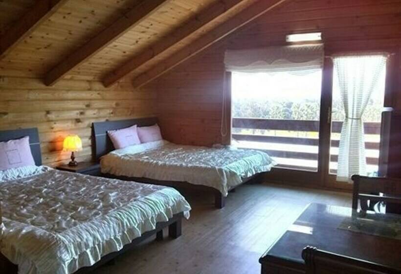 Quarto Deluxe, Breakfast At Tiffany S Pension