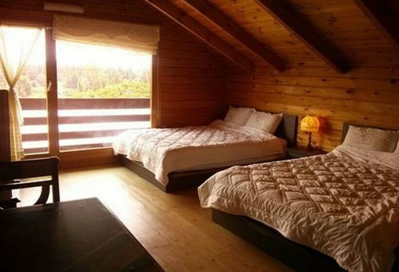 Quarto Deluxe, Breakfast At Tiffany S Pension