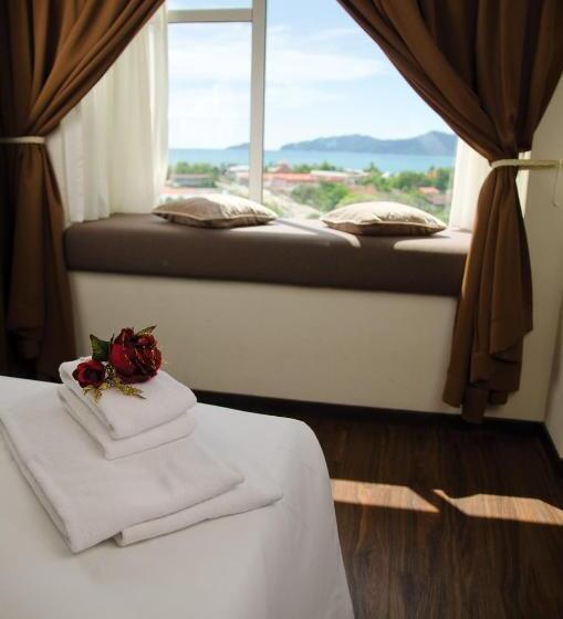 חדר סופריור, C Haya