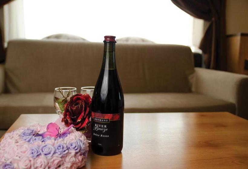 סוויטה אקזקיוטיב, C Haya