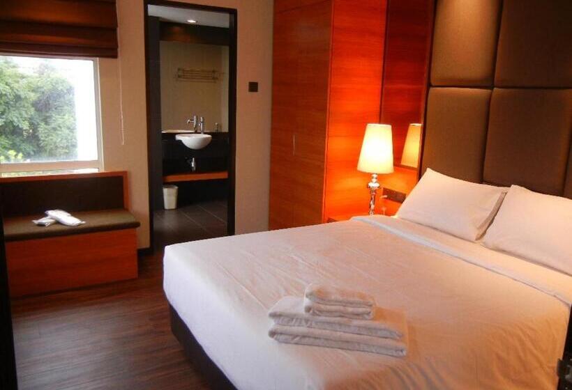 סוויטה אקזקיוטיב, C Haya