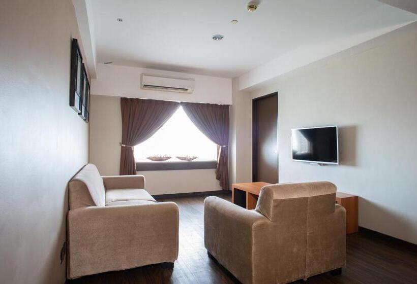 סוויטה אקזקיוטיב, C Haya