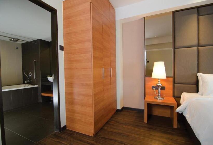 סוויטה משפחתית, C Haya