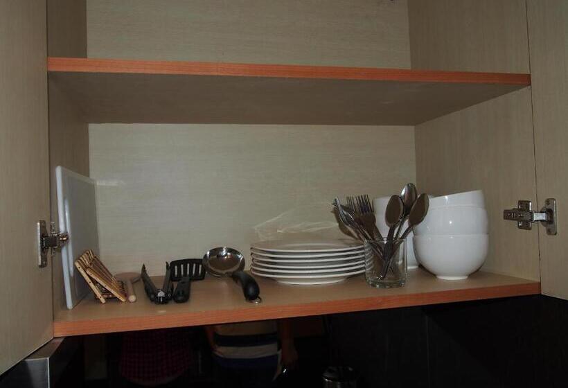 סוויטה משפחתית, C Haya