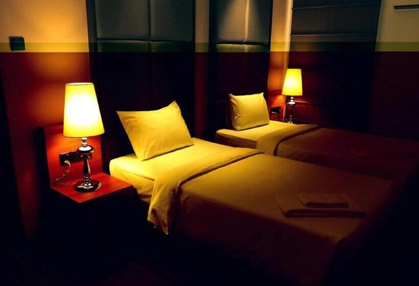 סוויטה משפחתית, C Haya