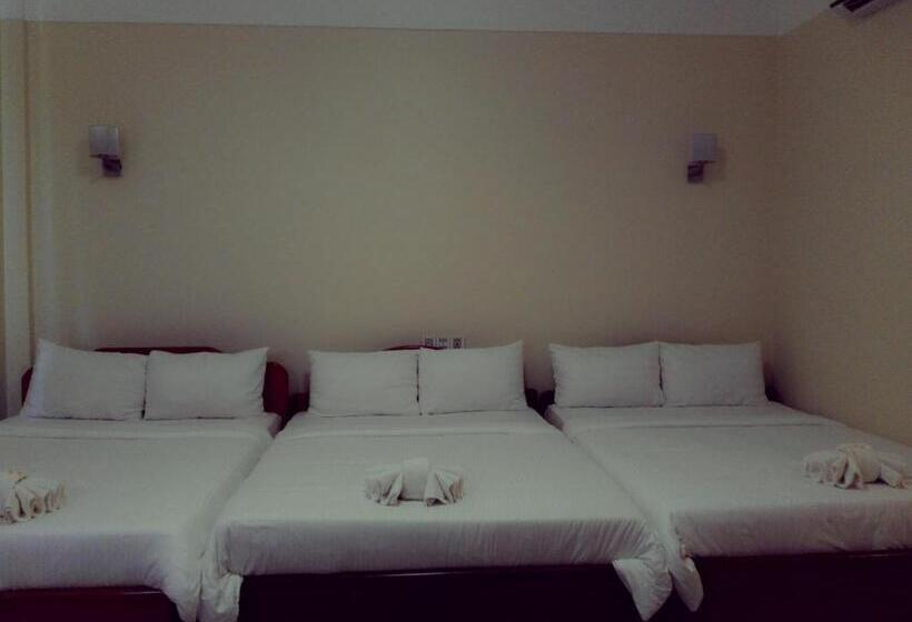 Трехместный Номер Deluxe, Golden Star Inn