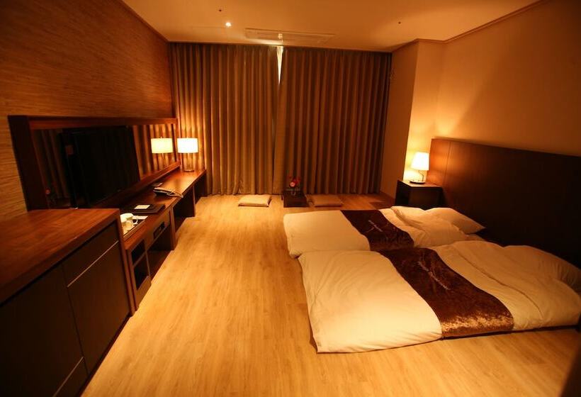 חדר סטנדרט, Hyunjin Tourist