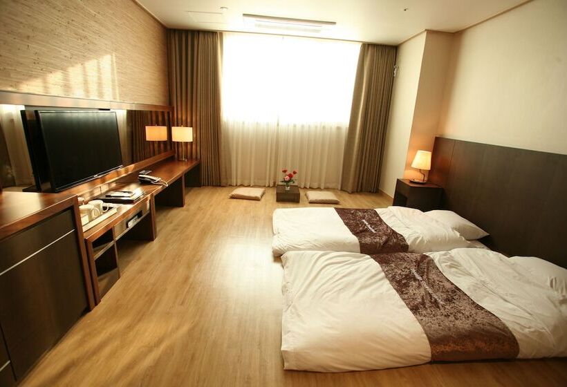 חדר סטנדרט, Hyunjin Tourist