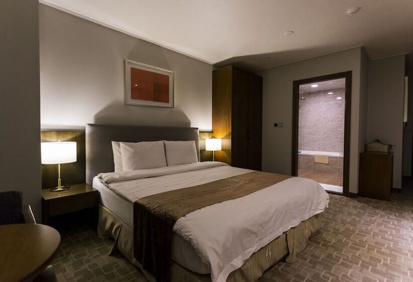 חדר סטנדרט, Hyunjin Tourist