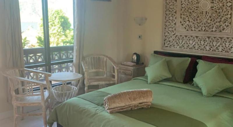 高级大房间, J Suites