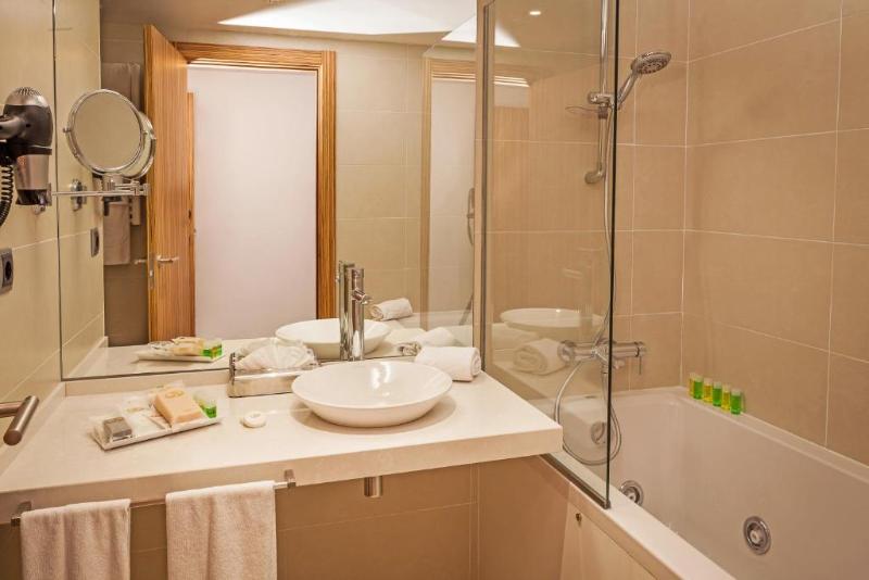 스탠다드 룸 킹사이즈 침대, Krystal Urban Guadalajara