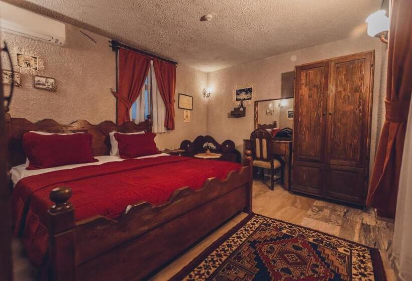 غرفة سوبيريور, Maccan Cave