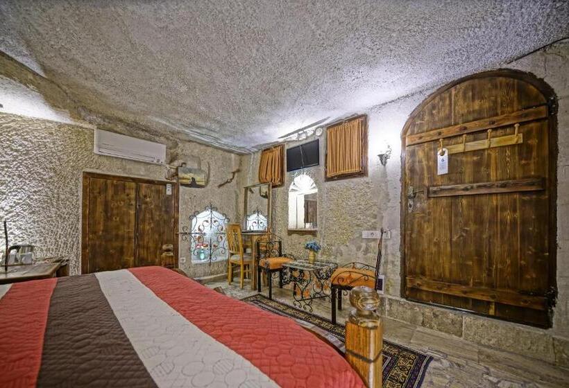 غرفة سوبيريور, Maccan Cave