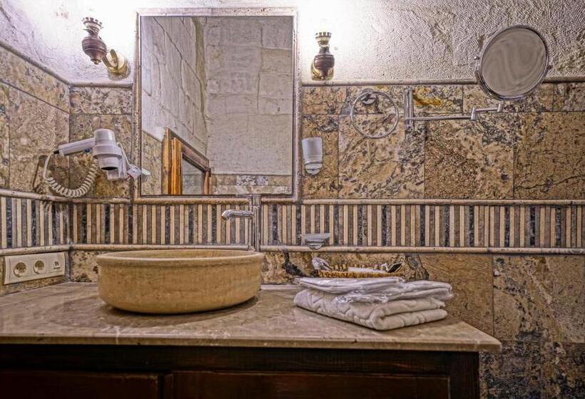 غرفة ديلوكس, Maccan Cave