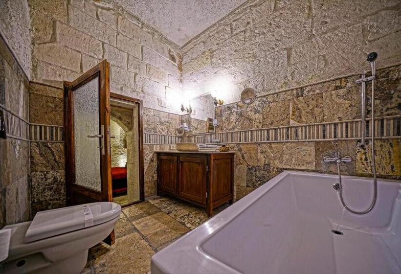 غرفة ديلوكس, Maccan Cave