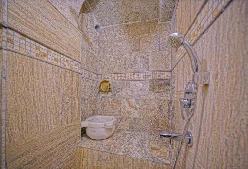 غرفة قياسية, Maccan Cave