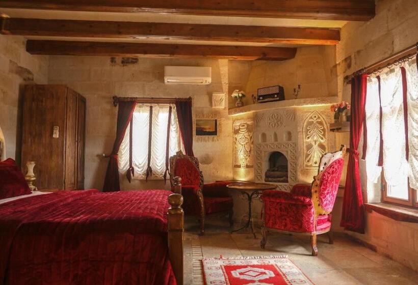 جناح جونيور, Maccan Cave