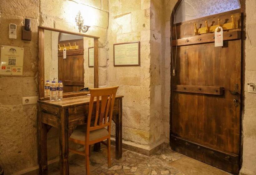 غرفة ديلوكس, Maccan Cave