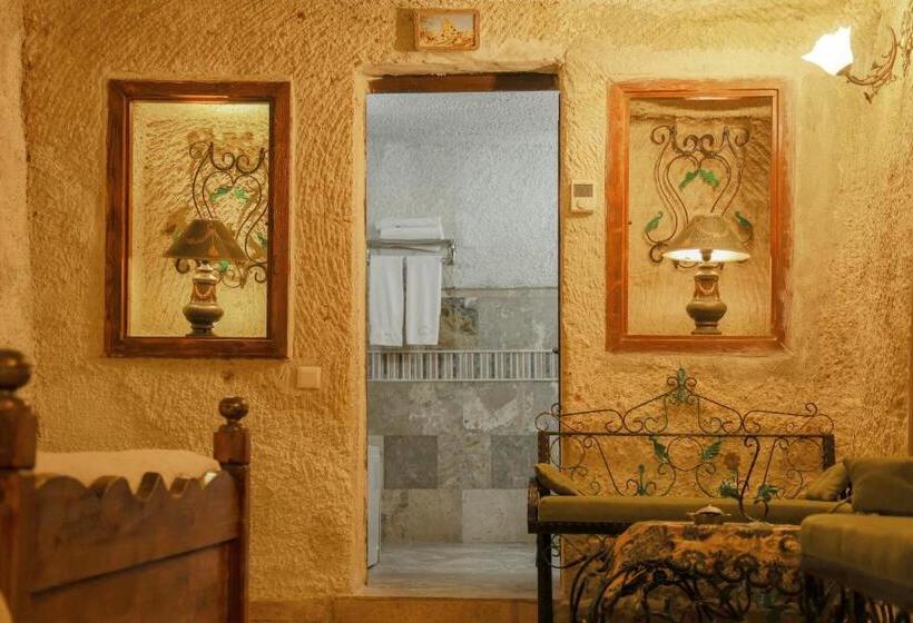 غرفة ديلوكس, Maccan Cave