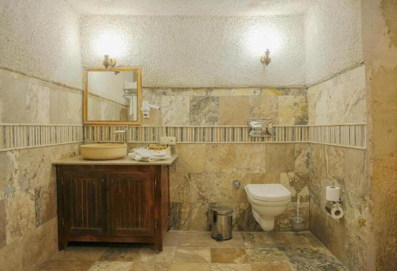 غرفة ديلوكس, Maccan Cave