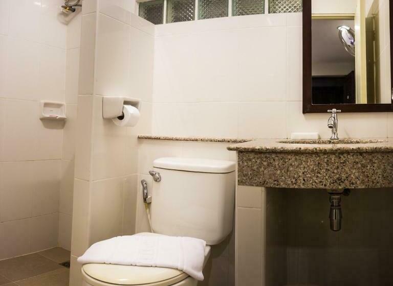 Ekonomiskt Rum, Sunshine Hostel