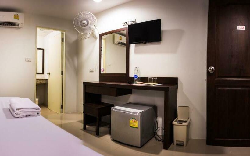 Ekonomiskt Rum, Sunshine Hostel