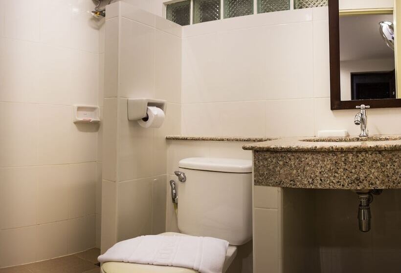 Ekonomiskt Rum, Sunshine Hostel