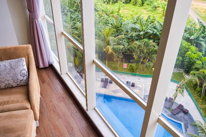 חדר דלוקס נוף בריכה, Swiss Belhotel Lampung