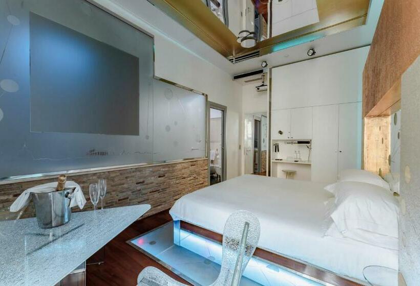 سوئیت جونیور با ماساژ آبی, Trecento