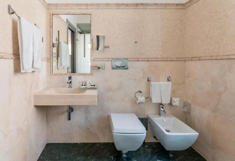 اتاق لوکس با تخت بزرگ, Trecento