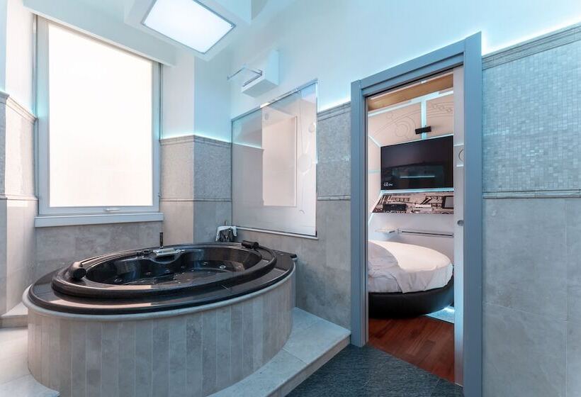 سوئیت جونیور با ماساژ آبی, Trecento