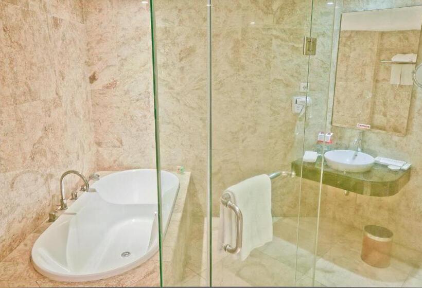 סוויטה מלכותית, Swiss Belhotel Lampung