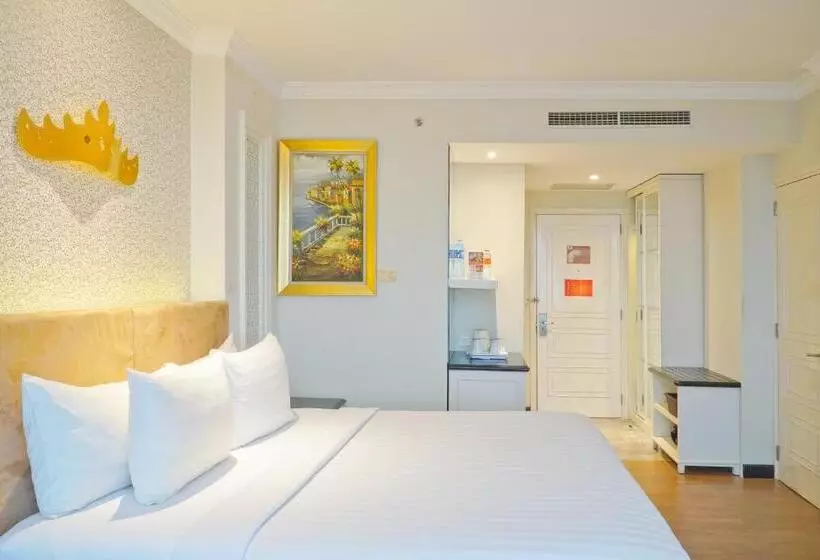 اتاق لوکس با تخت بزرگ, Swiss Belhotel Lampung